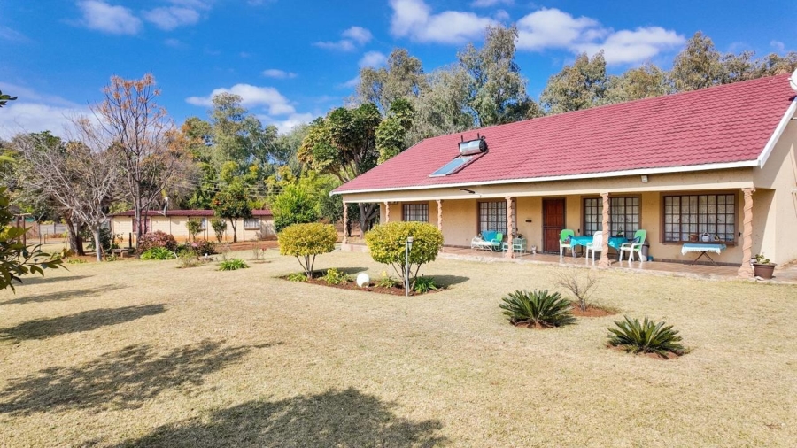 5 Bedroom Property for Sale in Donkerhoek A H North West